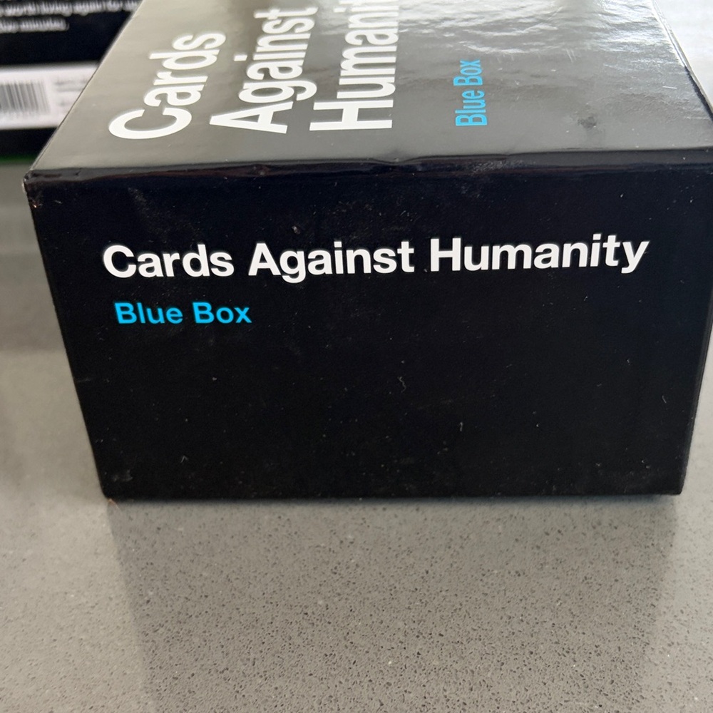 Cards Against Humanity Blue Box - Picture 5 of 7